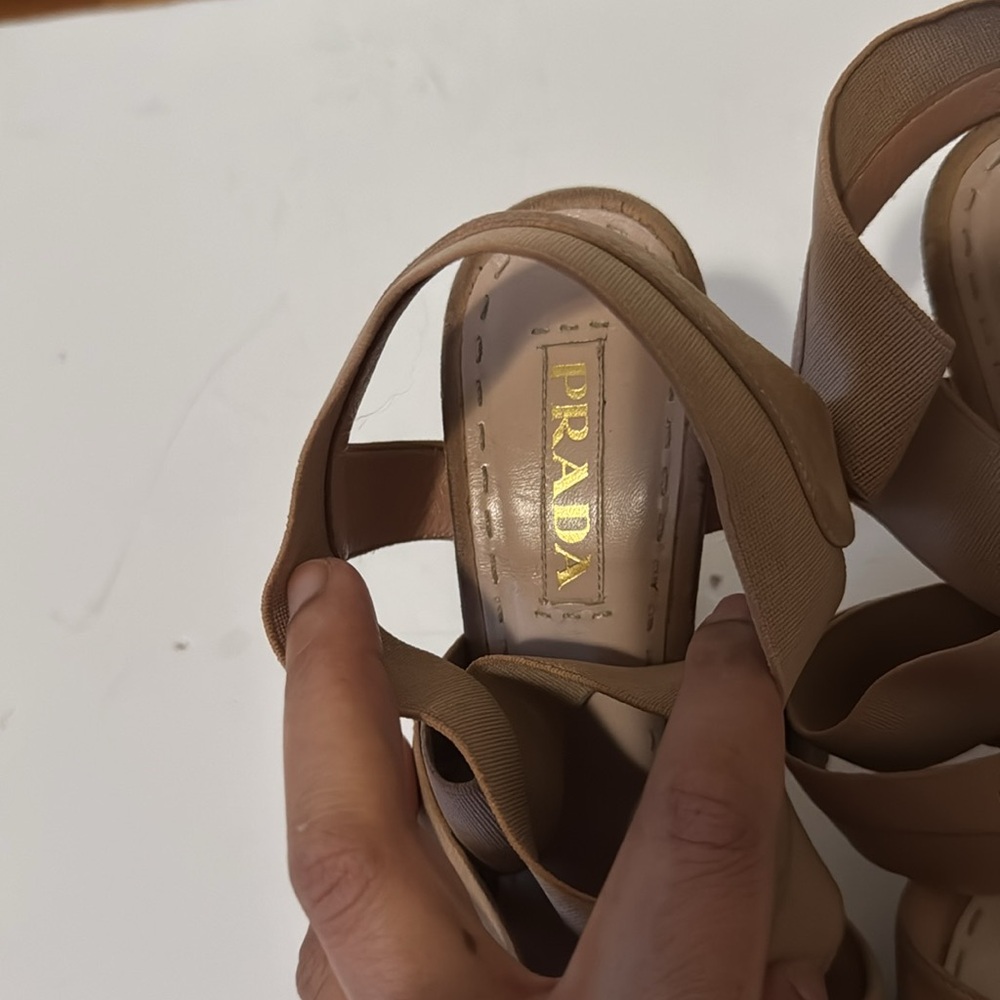 Prada heels - Picture 5 of 14
